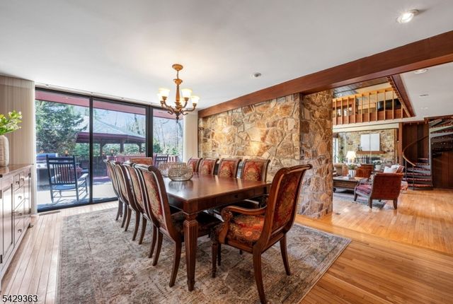 84 Bogerts Mill Rd, Harrington Park Boro, NJ 07640