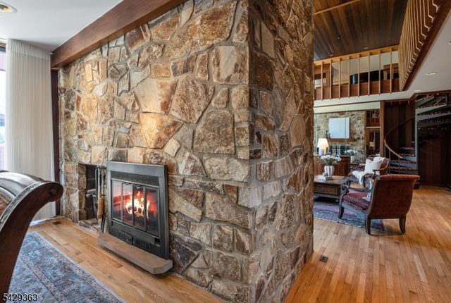 84 Bogerts Mill Rd, Harrington Park Boro, NJ 07640