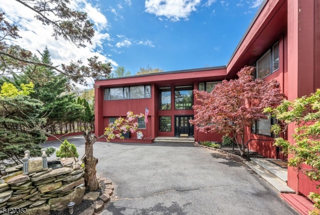 84 Bogerts Mill Rd, Harrington Park Boro, NJ 07640 — photo 2