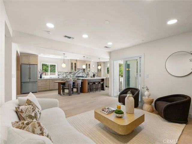323 Santa Rosa Road, Arcadia, CA 91007
