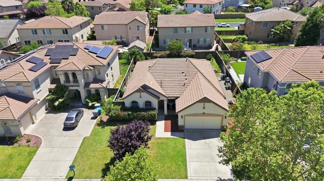 1218 Bluegrass St, Plumas Lake, CA 95961
