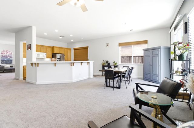1218 Bluegrass St, Plumas Lake, CA 95961