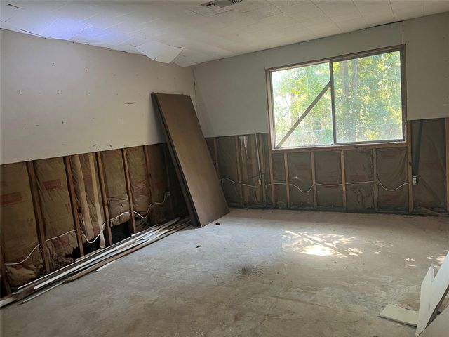 2495 Us Highway 190 E, Woodville, TX 75979