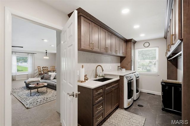 2156 Courtleigh Lane, Chesterfield, MO 63017