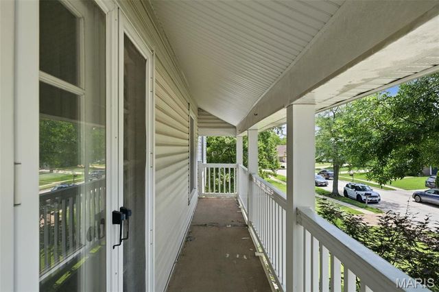 2156 Courtleigh Lane, Chesterfield, MO 63017
