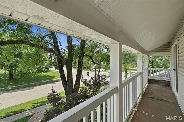 2156 Courtleigh Lane, Chesterfield, MO 63017
