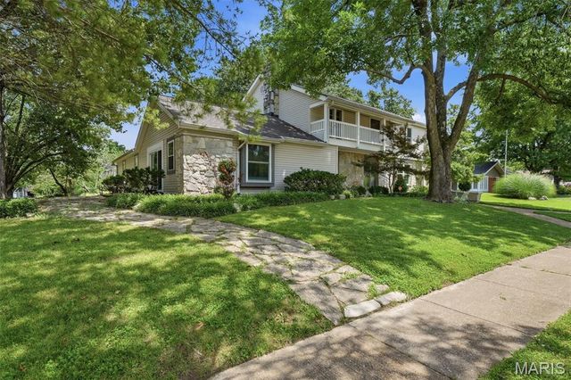 2156 Courtleigh Lane, Chesterfield, MO 63017