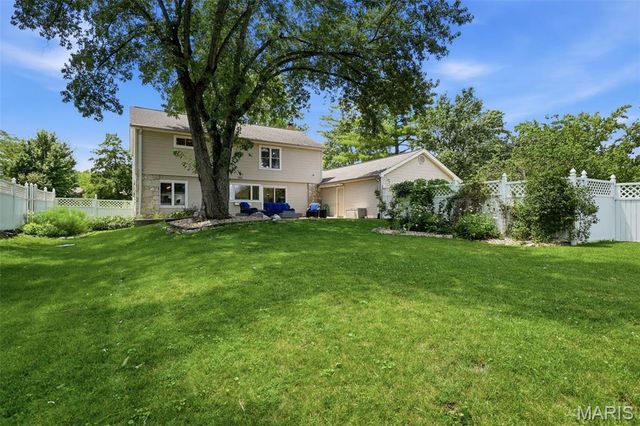 2156 Courtleigh Lane, Chesterfield, MO 63017