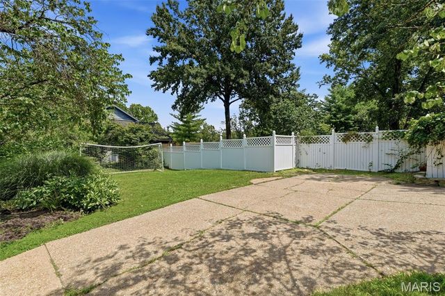 2156 Courtleigh Lane, Chesterfield, MO 63017
