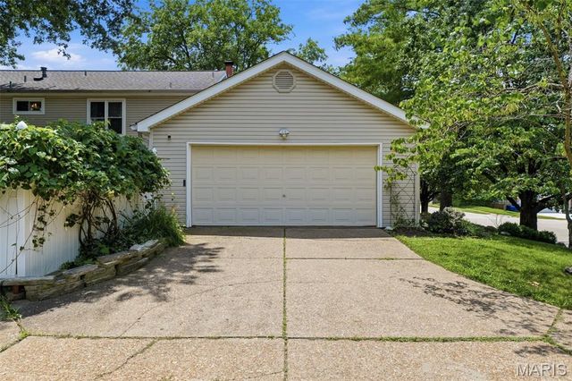 2156 Courtleigh Lane, Chesterfield, MO 63017