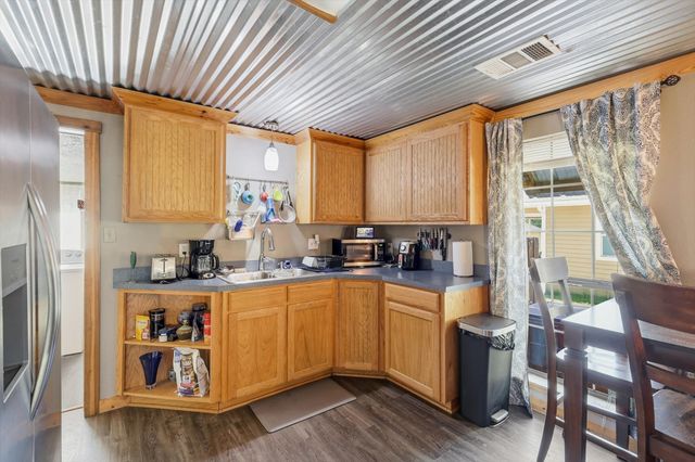 1005 N Oak Street, Leonard, TX 75452