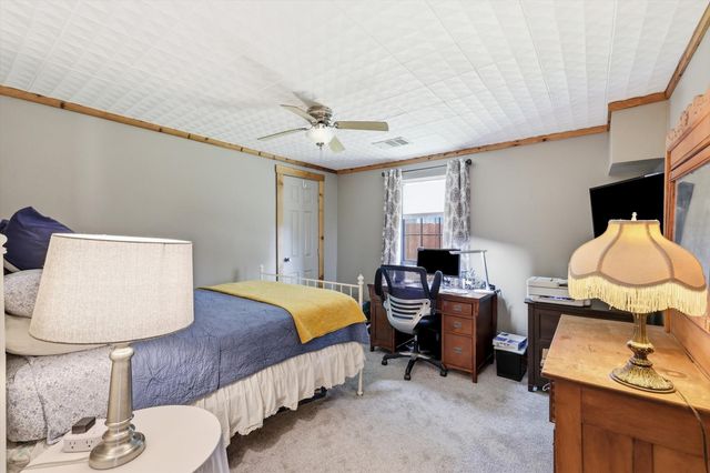 1005 N Oak Street, Leonard, TX 75452