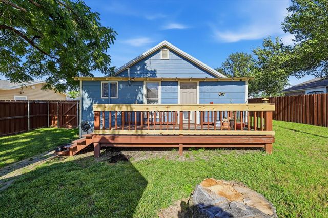 1005 N Oak Street, Leonard, TX 75452