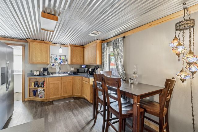 1005 N Oak Street, Leonard, TX 75452