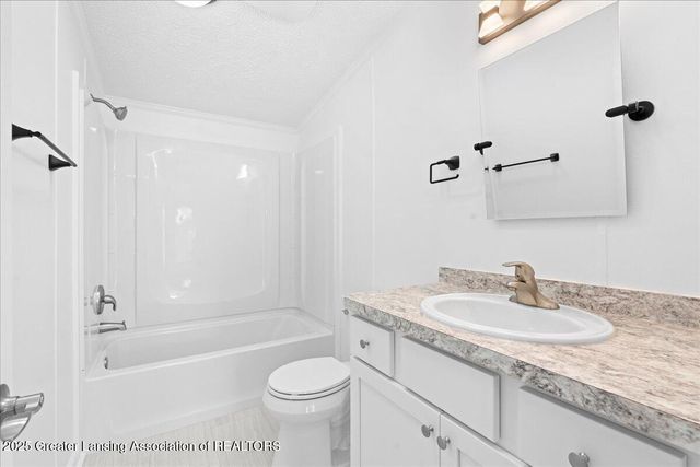 1976 Bolock Highway, Charlotte, MI 48813