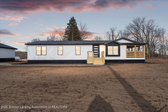 1976 Bolock Highway, Charlotte, MI 48813