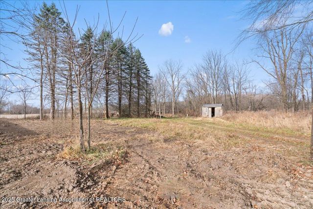 1976 Bolock Highway, Charlotte, MI 48813