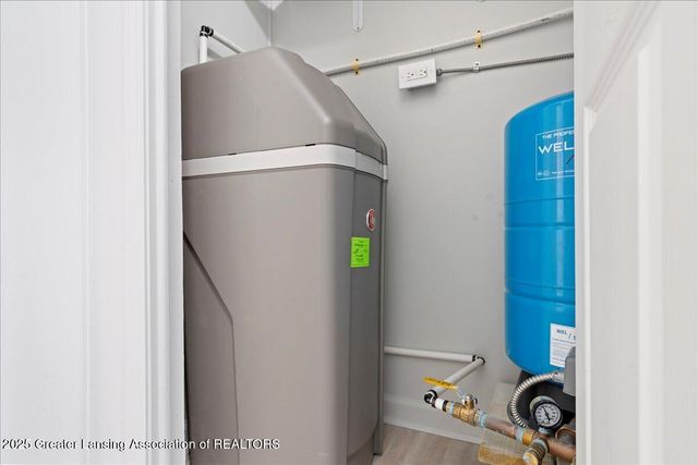 1976 Bolock Highway, Charlotte, MI 48813