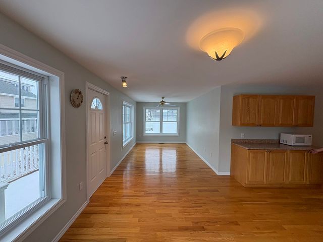 78 PEMBROKE Street, Seabrook, NH 03874