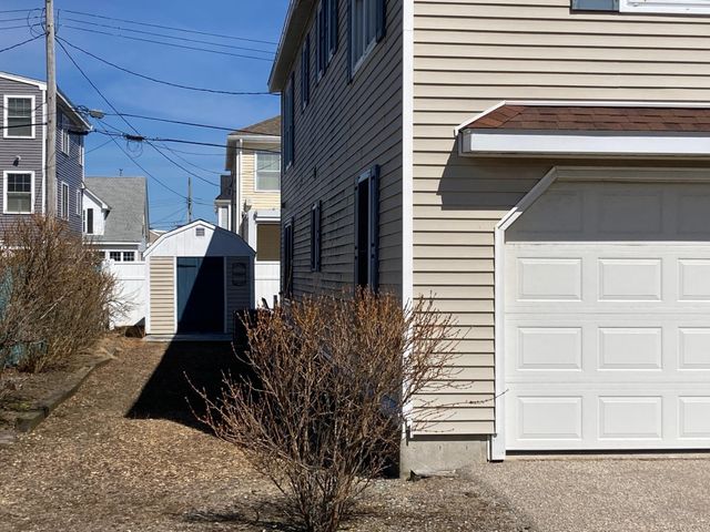 78 PEMBROKE Street, Seabrook, NH 03874