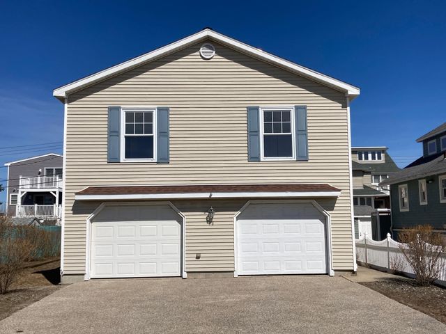 78 PEMBROKE Street, Seabrook, NH 03874