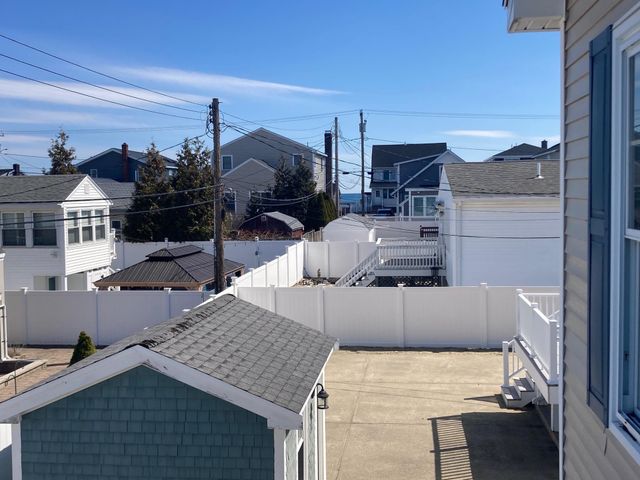 78 PEMBROKE Street, Seabrook, NH 03874