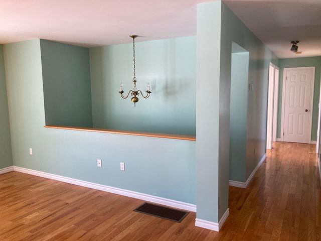 78 PEMBROKE Street, Seabrook, NH 03874