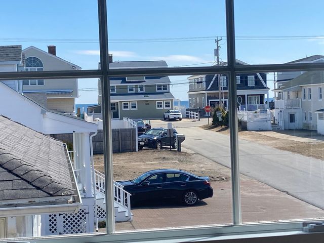 78 PEMBROKE Street, Seabrook, NH 03874