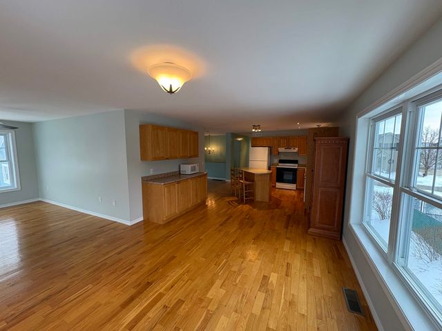 78 PEMBROKE Street, Seabrook, NH 03874