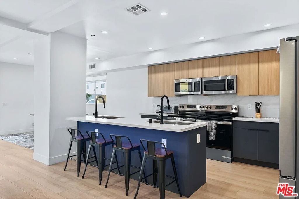 1359 W 35th Place, Los Angeles, CA 90007 — photo 4