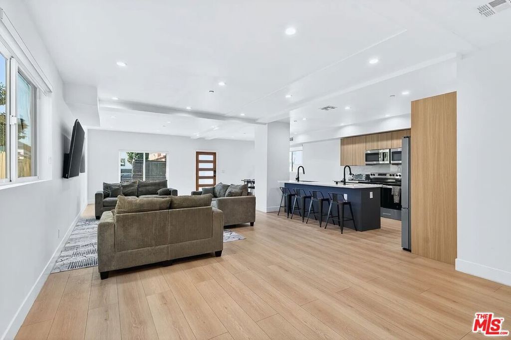 1359 W 35th Place, Los Angeles, CA 90007 — photo 5