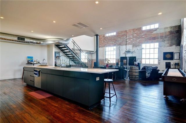 1329 College Avenue 300, Fort Worth, TX 76104
