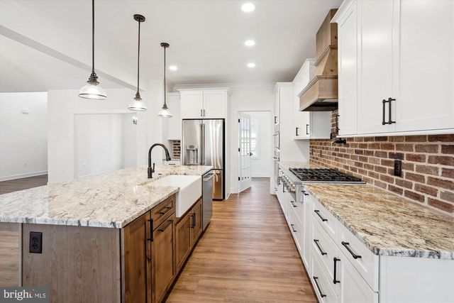 2412 MOUNTAIN RD, Haymarket, VA 20169
