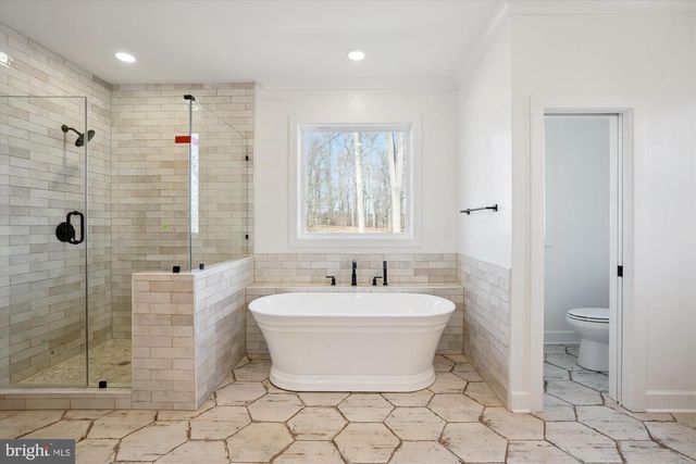 2412 MOUNTAIN RD, Haymarket, VA 20169