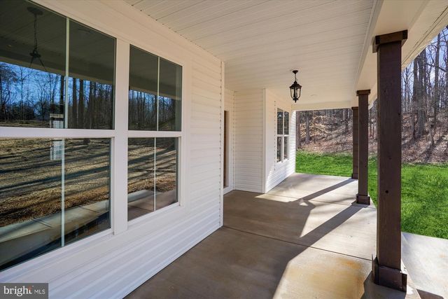 2412 MOUNTAIN RD, Haymarket, VA 20169