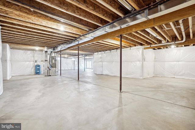 2412 MOUNTAIN RD, Haymarket, VA 20169
