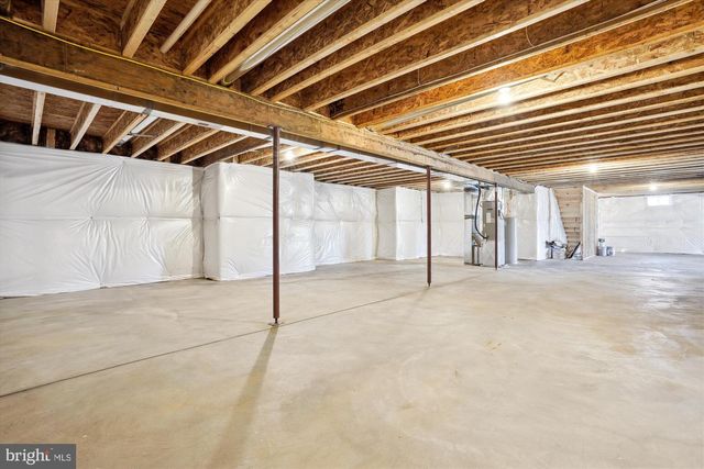 2412 MOUNTAIN RD, Haymarket, VA 20169