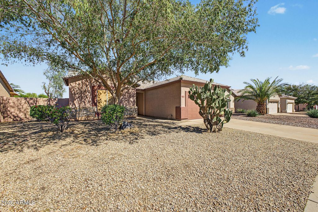 13592 W IRONWOOD Street, Surprise, AZ 85374 — photo 2