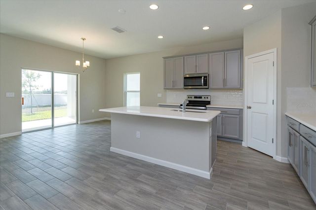 2914 SUPERMARINE ROAD, Tavares, FL 32778