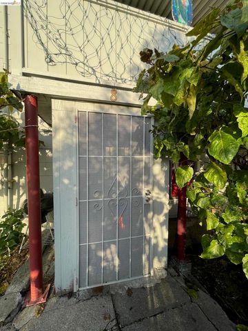 1718 High St, Oakland, CA 94601