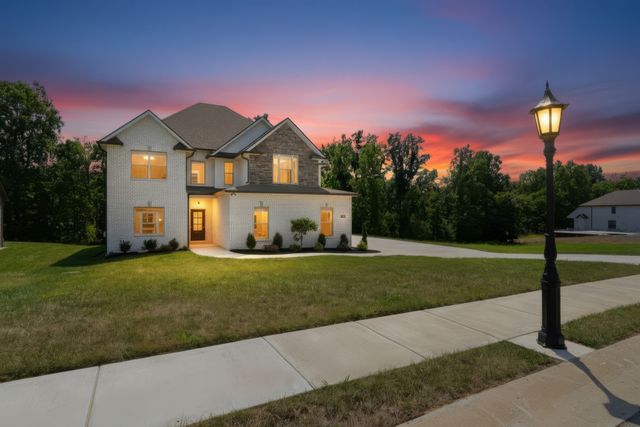 373 Young Lane, Pleasant View, TN 37146