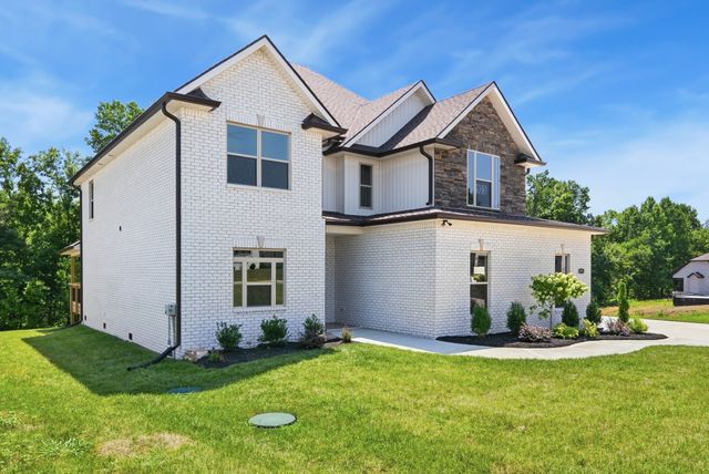 373 Young Lane, Pleasant View, TN 37146
