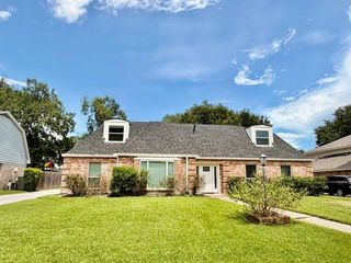 919 Longview Drive, Sugar Land, TX 77478