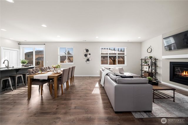 26239 227th Terrace SE, Maple Valley, WA 98038