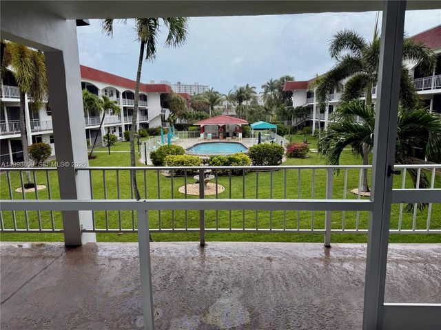 580 Egret Dr 212, Hallandale Beach, FL 33009