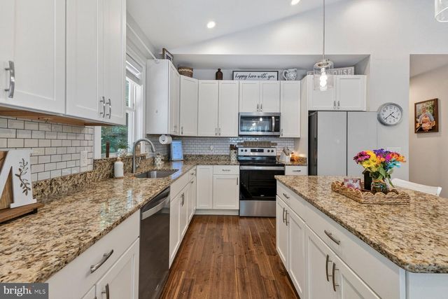 105 EDGEMONT CIR, Locust Grove, VA 22508