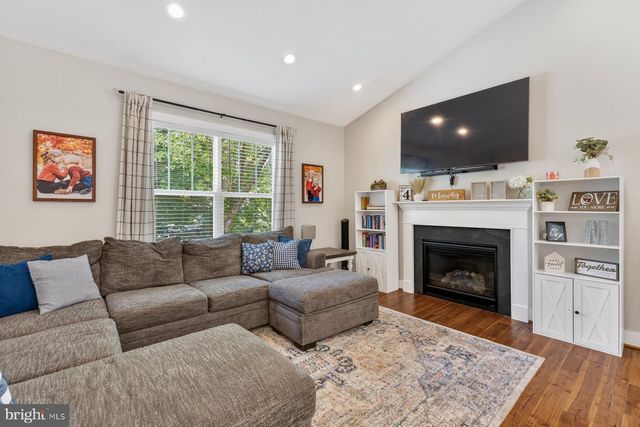 105 EDGEMONT CIR, Locust Grove, VA 22508