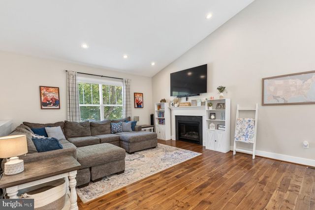 105 EDGEMONT CIR, Locust Grove, VA 22508