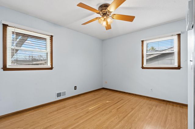 1460 Hoyt Avenue E, Saint Paul, MN 55106