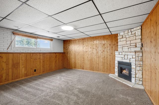 1460 Hoyt Avenue E, Saint Paul, MN 55106